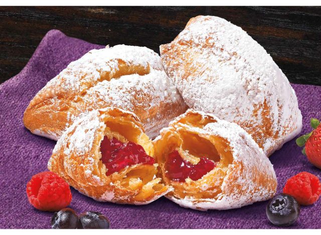 popeyes' wild berry beignets