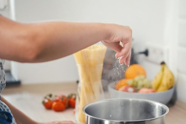 add salt pasta water