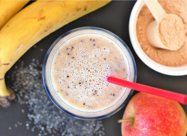 apple banana smoothie with protein powder