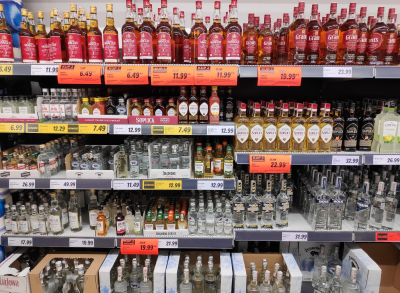 These New Drinks Are Taking Over Your Grocery Store’s Alcohol Aisle