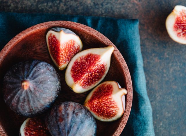 bowl of figs, concept of best weight loss tips