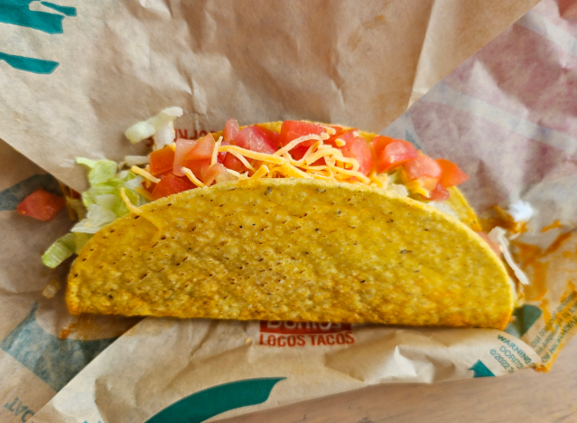 crunchy taco supreme taco bell.