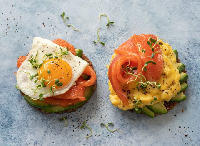 Eggs and toasted smoked salmon