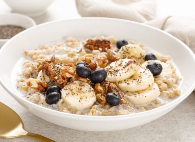 fiber and protein breakfast oatmeal, concept of lazy ways to lose weight