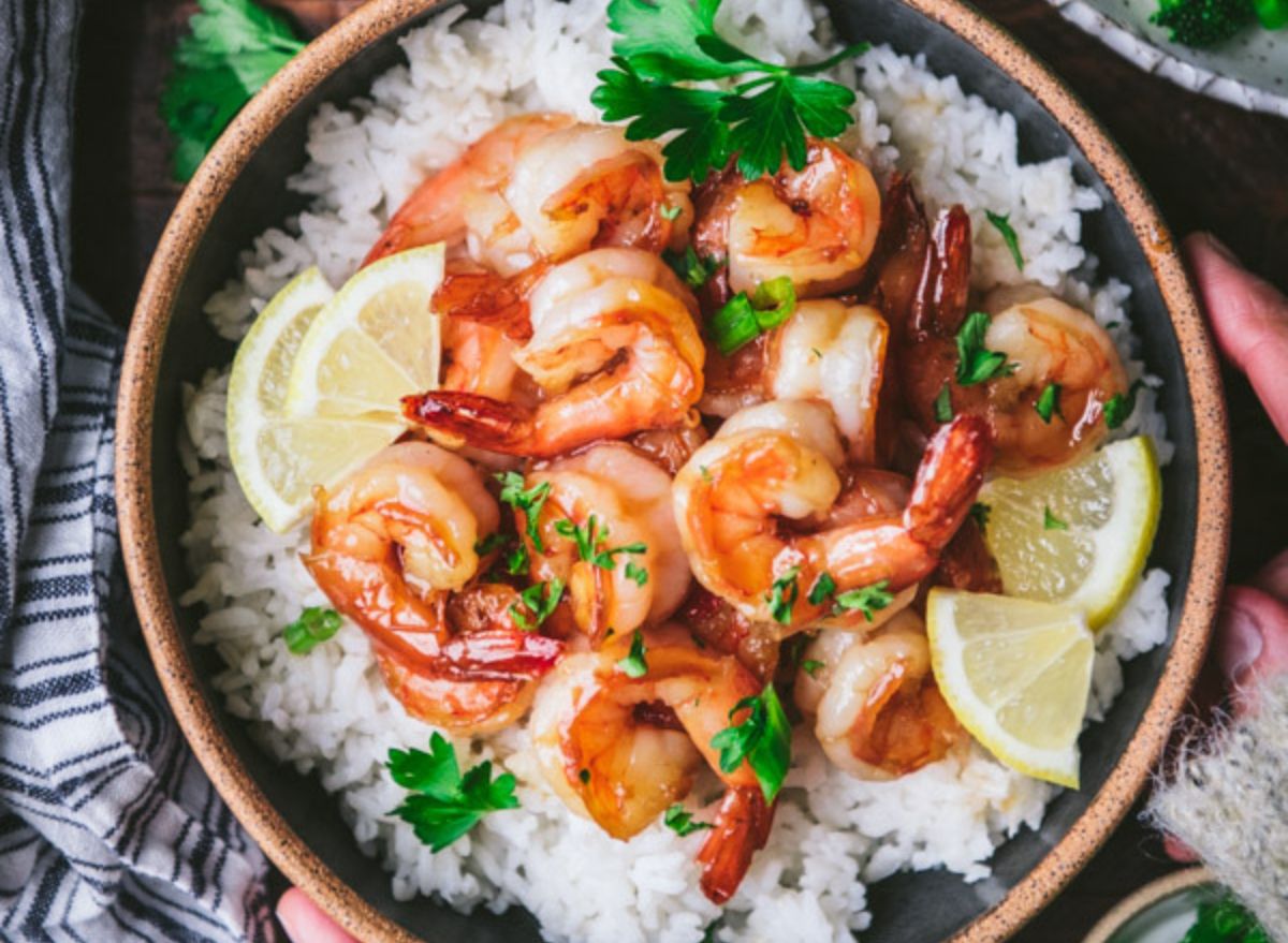 16 Healthy Shrimp Recipes That Take 15 Minutes (or Less!)
