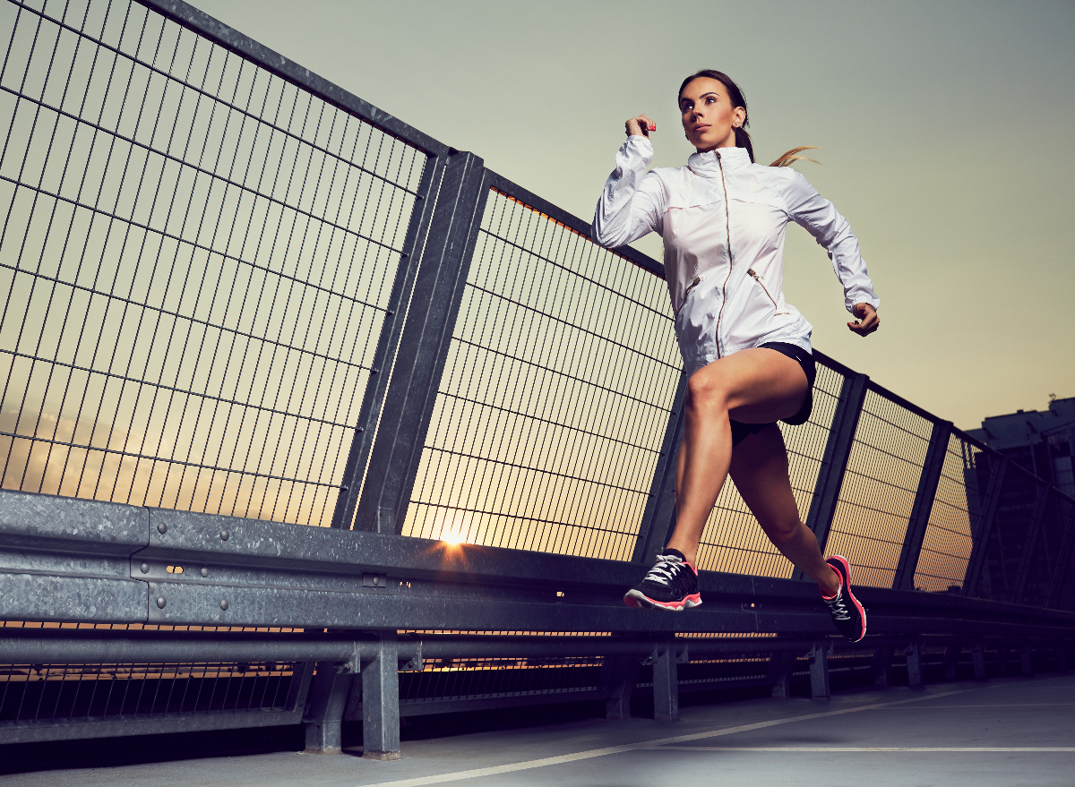 intense runner runs to increase visceral fat burn