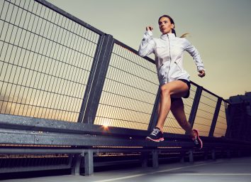 intense runner runs to increase visceral fat burn