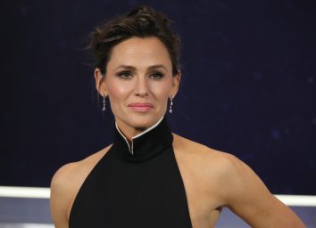 Jennifer Garner in black gown