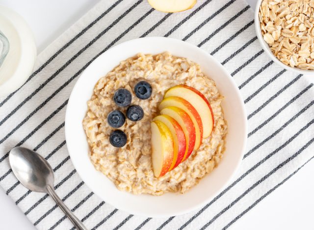 oatmeal with apples and blueberries