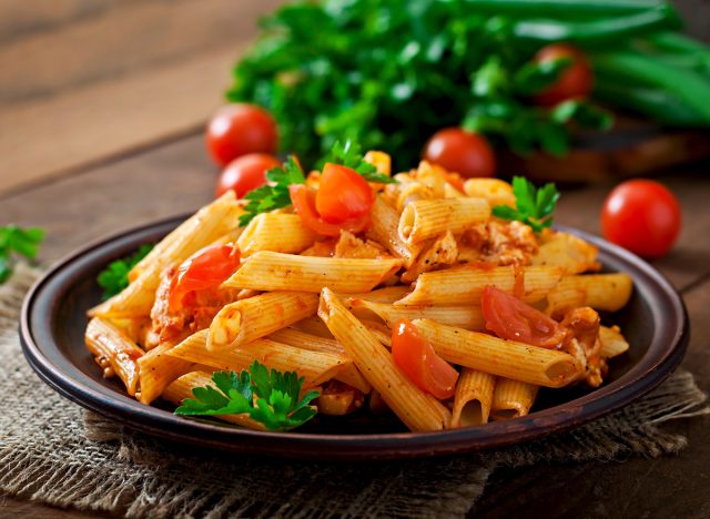 penne pasta with chicken and tomatoes
