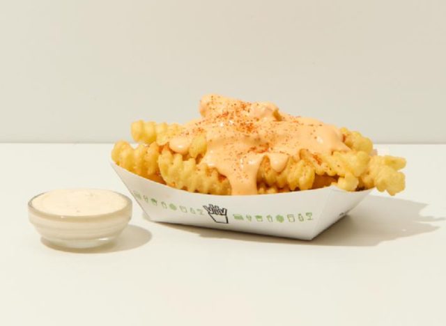 shake shack buffalo spiced cheese fries