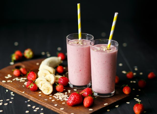 Strawberry, banana and oat juice