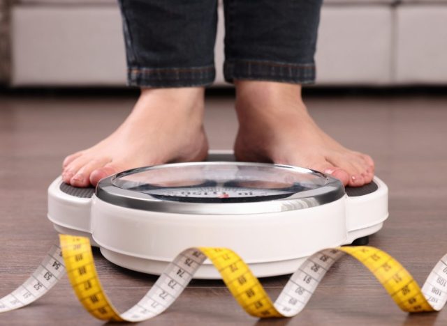 closeup weight gain scale