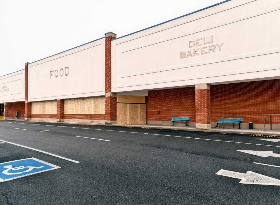 These 7 Grocery Chains Are Closing Locations For Good Right Now — Eat