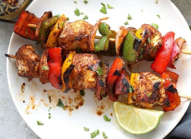 chicken-fajita-kebabs