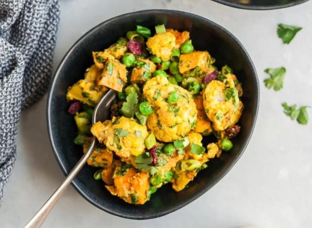 Curry-Blumenkohl-Kartoffelsalat