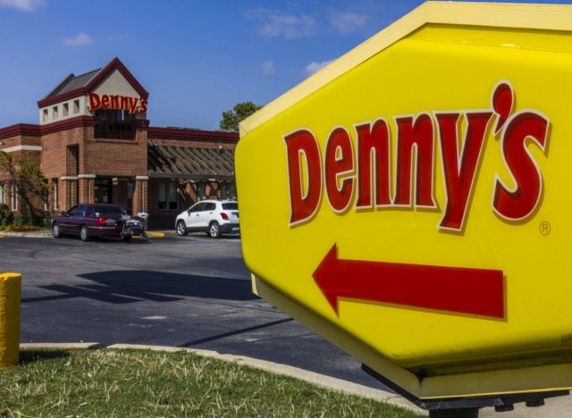 dennys sign