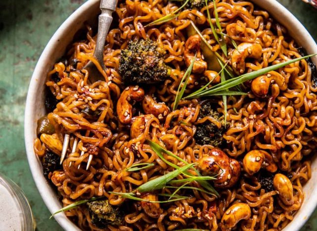 Noodles recipe with honey and garlic for quick stir-fry