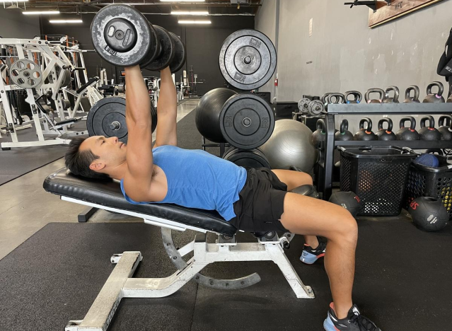 incline dumbbell bench press to lose belly fat and slow aging