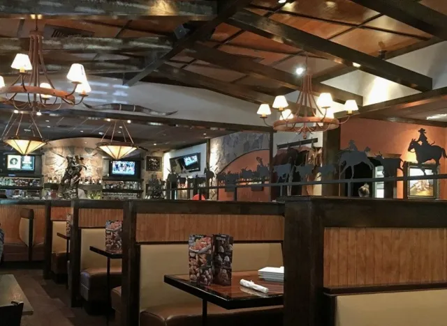 longhorn steakhouse inside