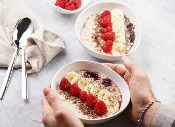 oatmeal with fruit and seeds