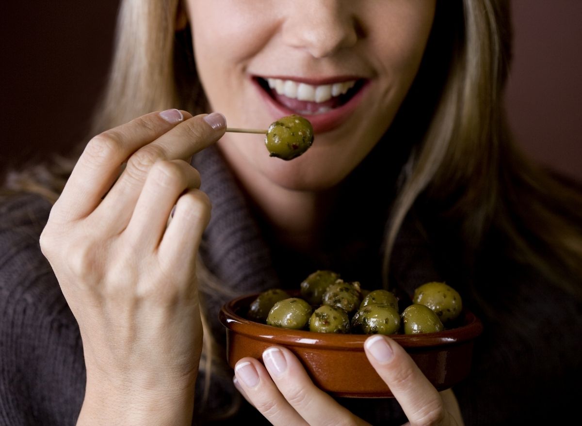 eating olives