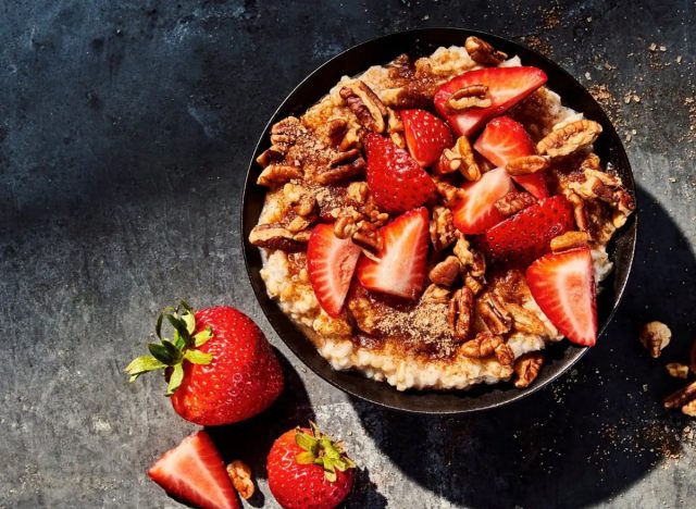 panera steel-cut oatmeal with strawberries and pecans