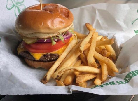 This Burger-Sports Bar Is Making a Comeback