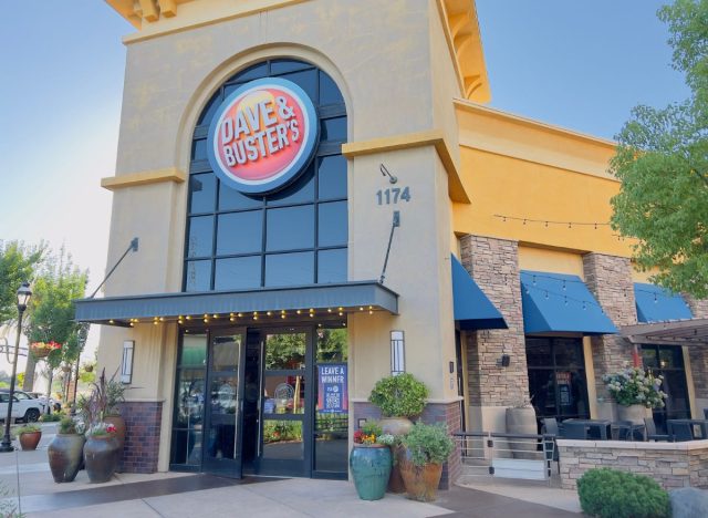 Dave and Busters exterior 