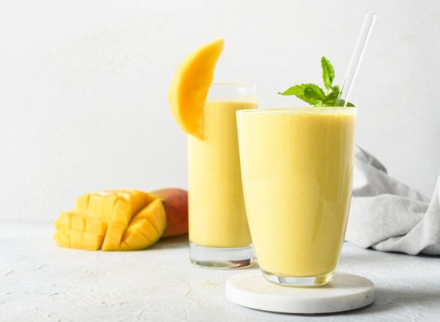 Kefir mango smoothie