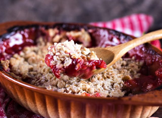 Strawberry Rhubarb Crumble