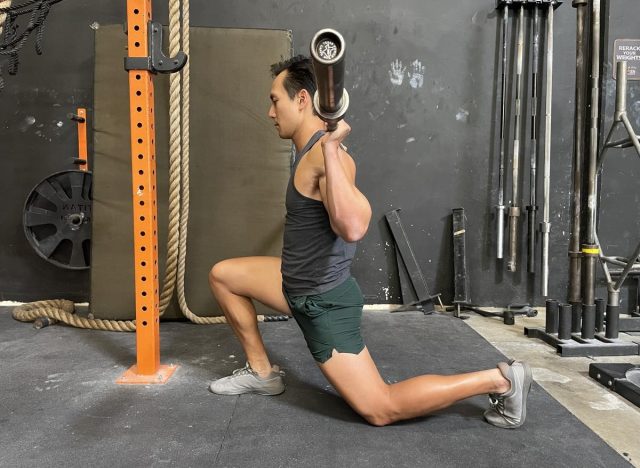 reverse barbell lunges for quick weight loss