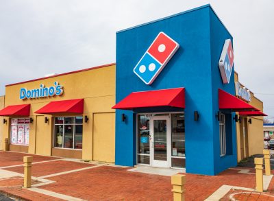 domino's pizza restaurant exterior