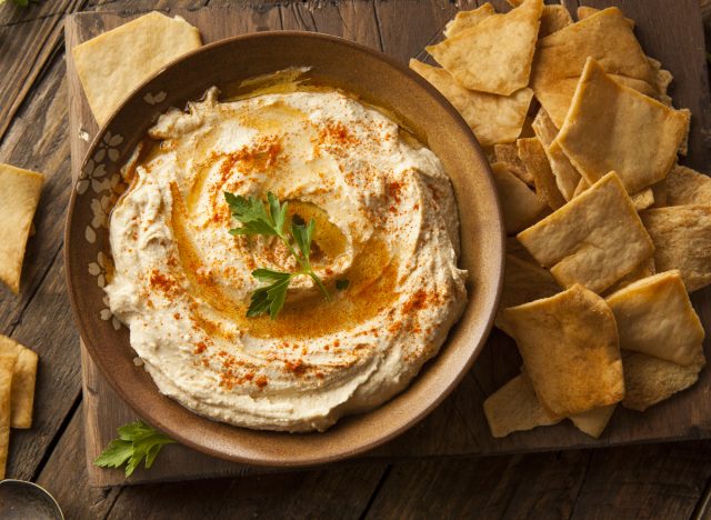 hummus and pita chips