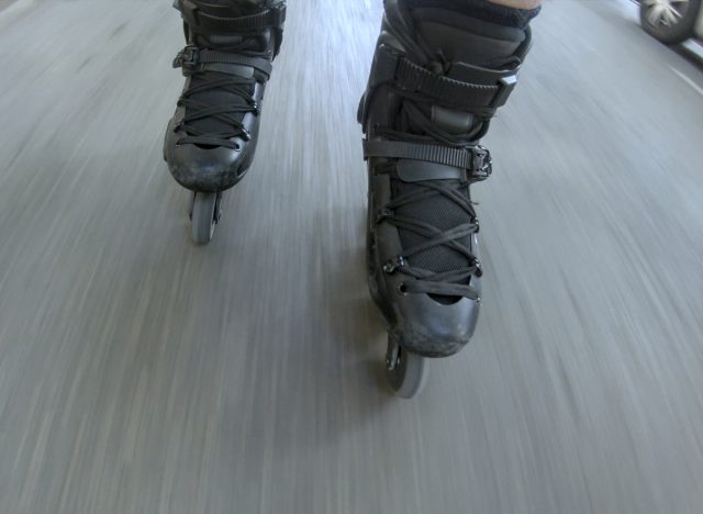 close-up roller skates