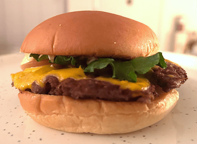 shake shack cheeseburger.