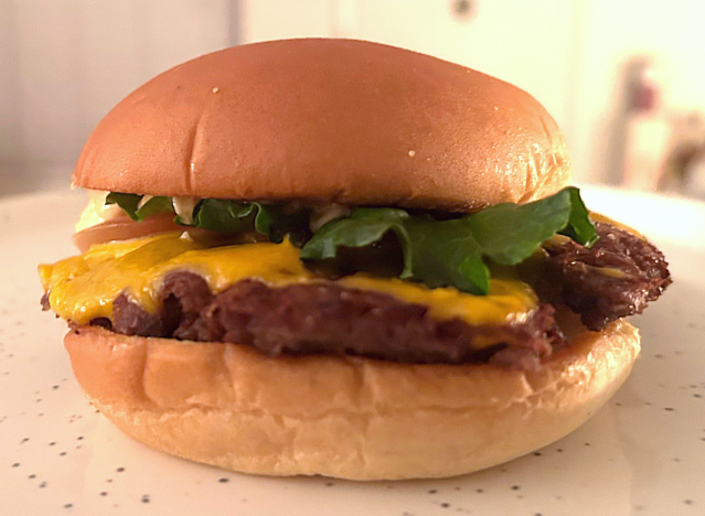 shake shack cheeseburger.