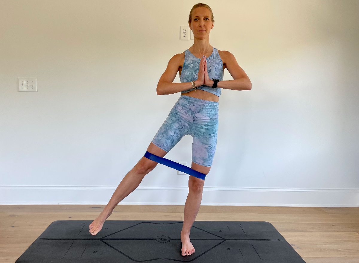 The Best Loop Resistance Band Exercises To Do While Traveling, Trainer