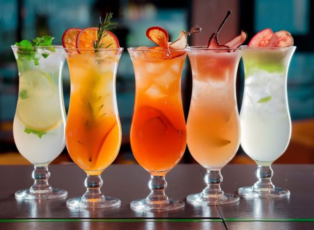 Cocktails dînatoires : bouchées, cuillères et verrines faciles à préparer main image 1