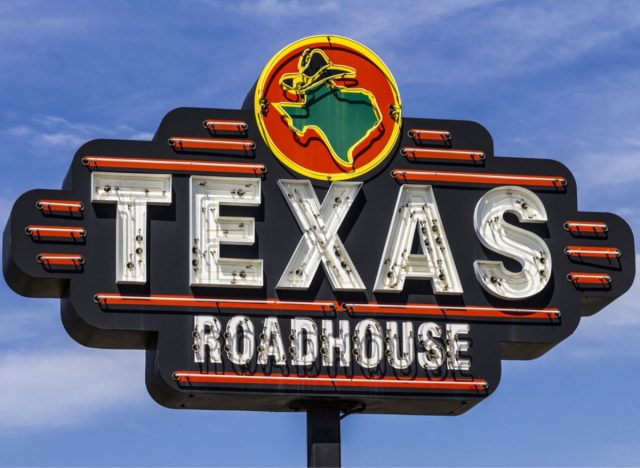 texas roadhouse sign