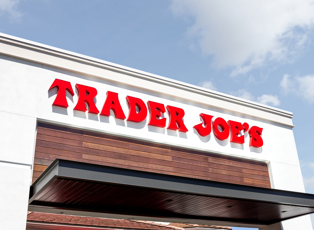 trader joe's exterior