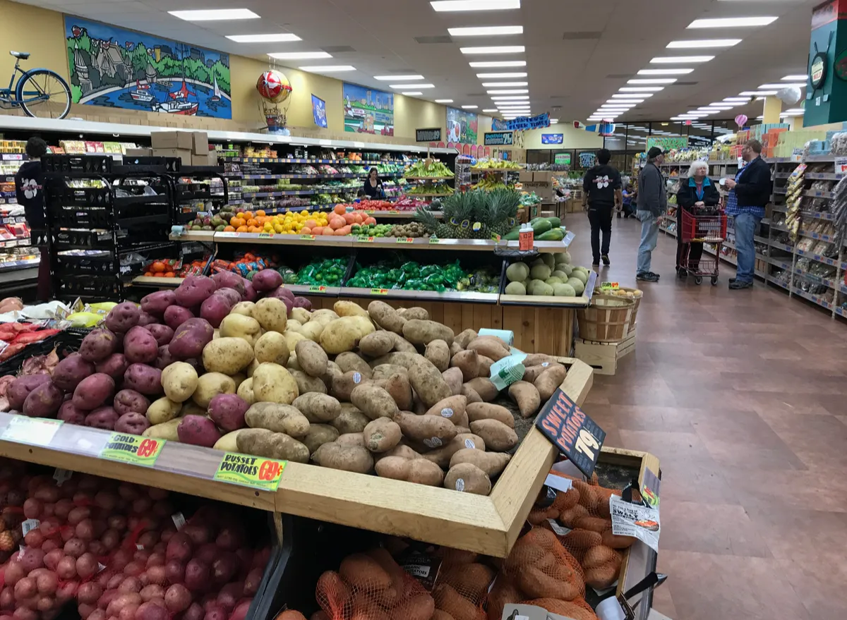 trader joe's interior