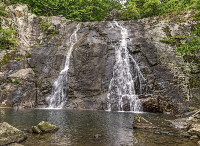 whiteoak canyon waterfall hiking trail