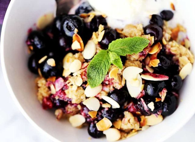 Blueberry crisp