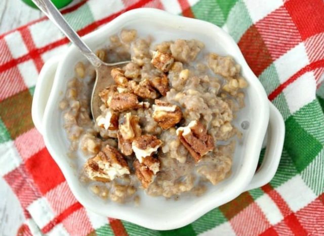 Gingerbread Slow Cooker Oatmeal