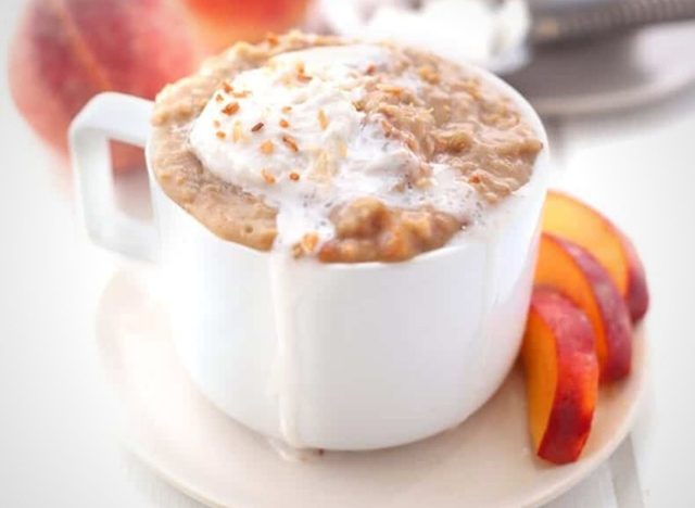 Slow Cooker Peach Cobbler Oatmeal