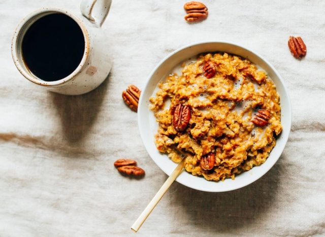 Slow Cooker Pumpkin Pie Oatmeal