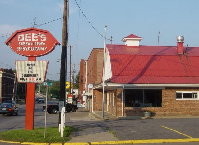 Dee's Drive In