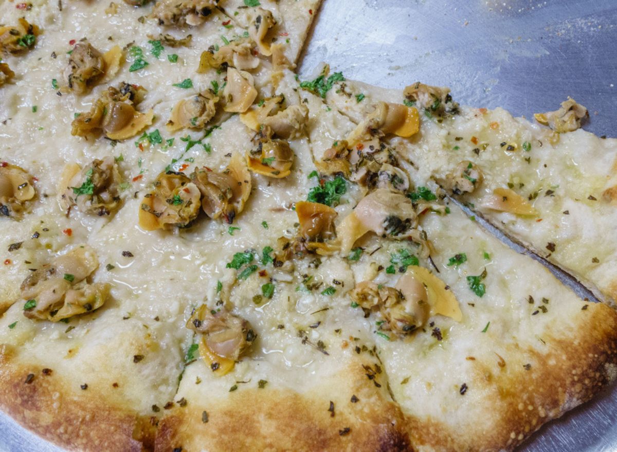 White Clam Apizza