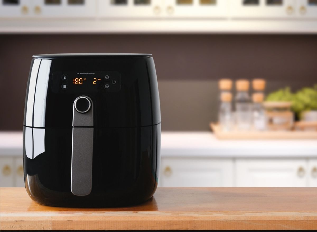 Air Fryers Give Off Less Heat and Use Less Energy Than an Oven. Here's How  Much - CNET